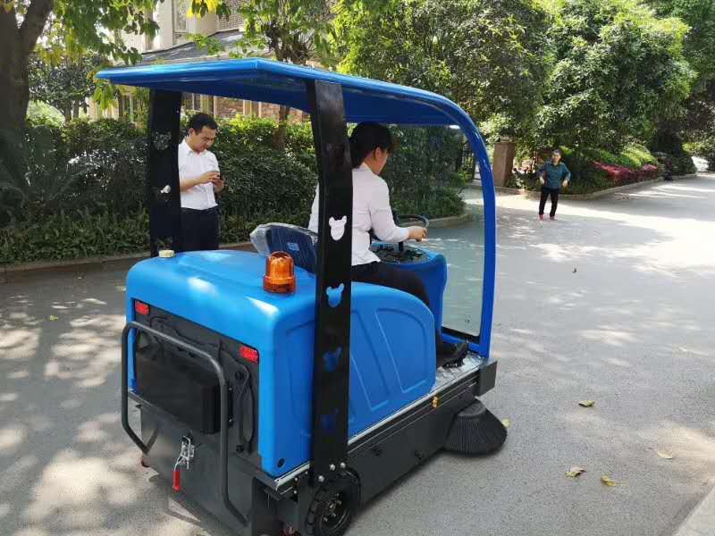 洁士AM1700TM半封闭驾驶式妖精视频APP官方下载/半封闭驾驶式扫地车/半封闭驾驶式清扫车/半封闭驾驶式清扫机/半封闭驾驶式扫路机/半封闭驾驶式扫路车