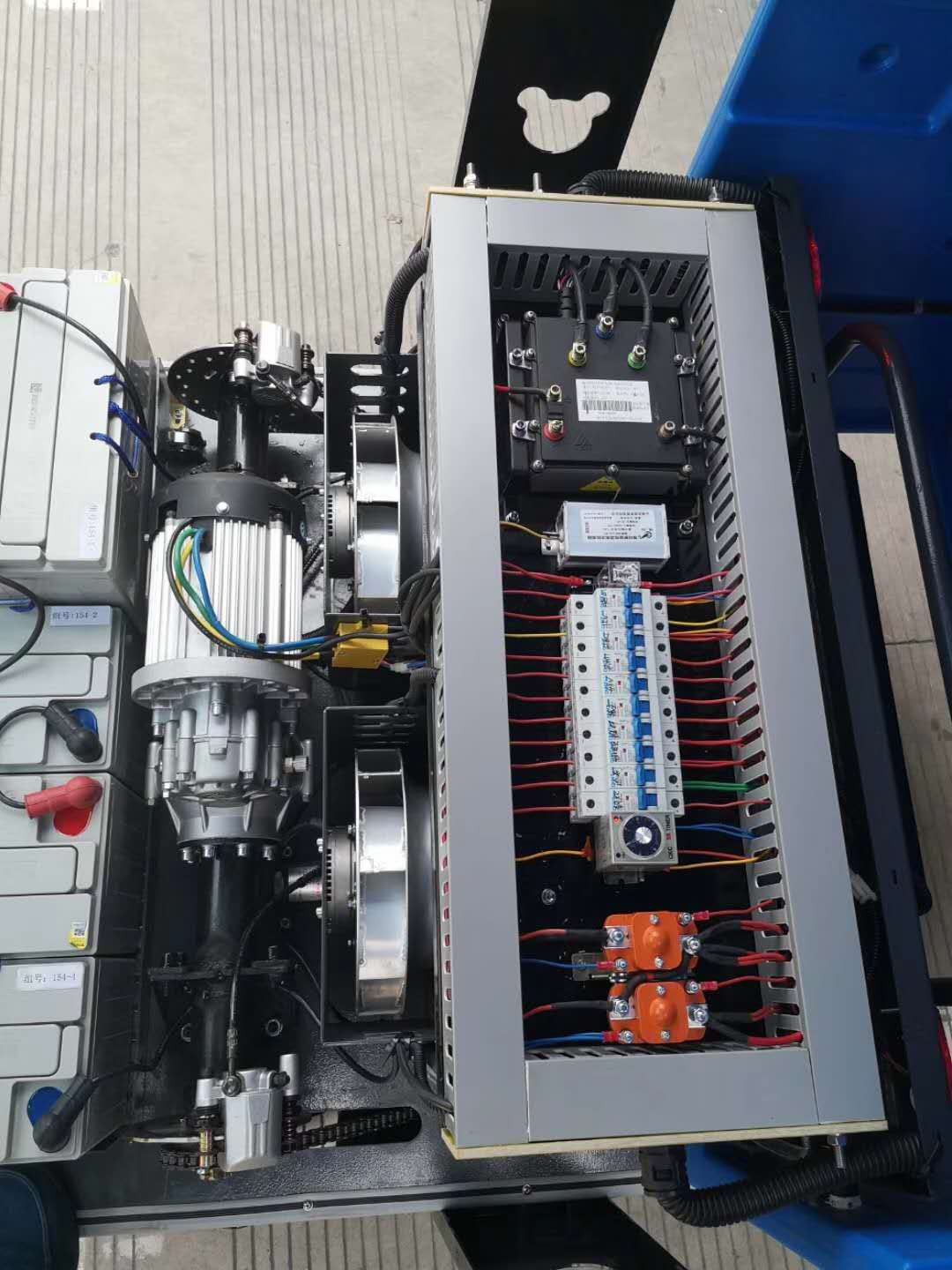 洁士AM1700TM半封闭驾驶式妖精视频APP官方下载/半封闭驾驶式扫地车/半封闭驾驶式清扫车/半封闭驾驶式清扫机/半封闭驾驶式扫路机/半封闭驾驶式扫路车