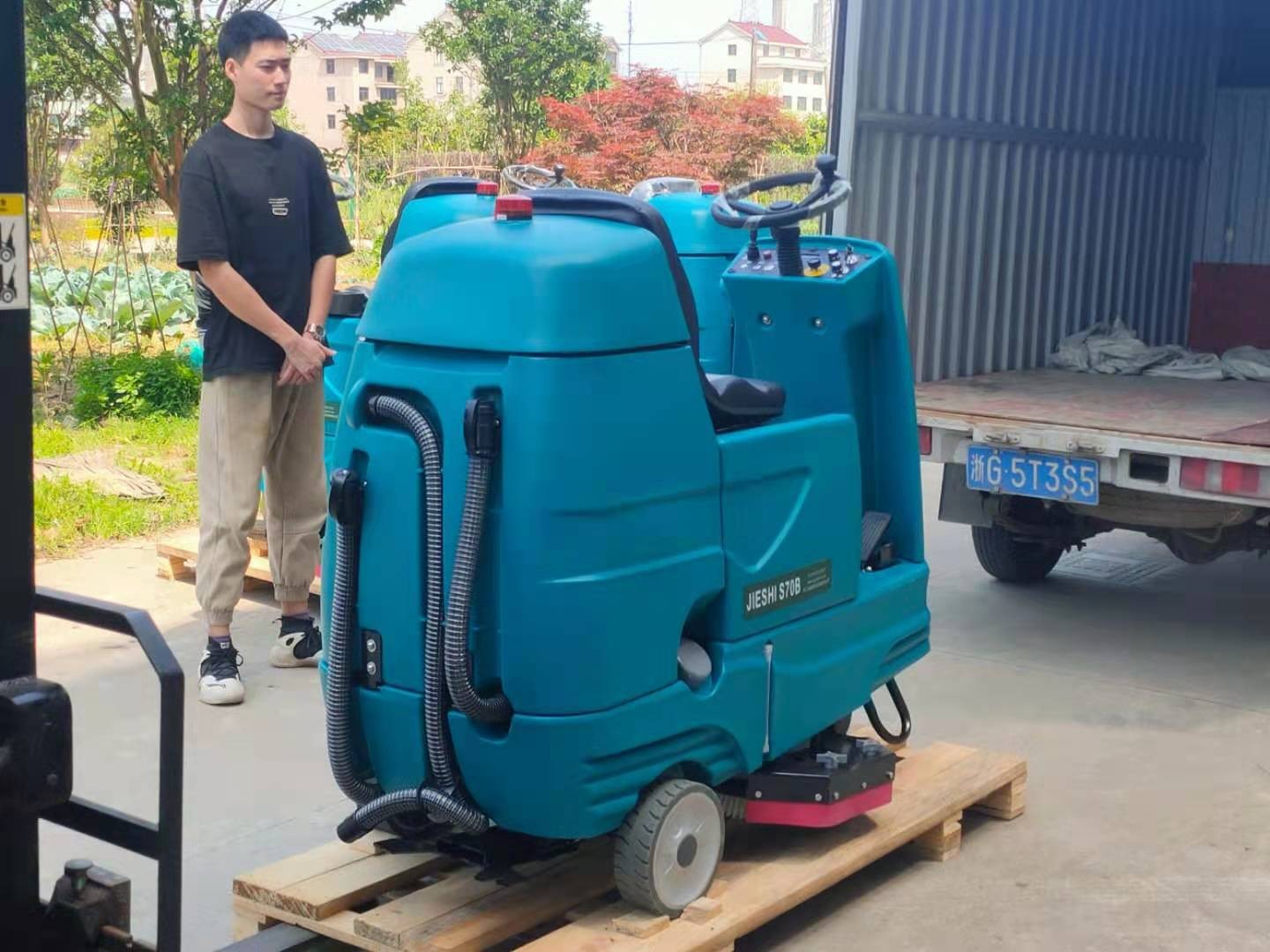 洁士S70B大型双刷驾驶式国产区人妖精品人妖精品视频